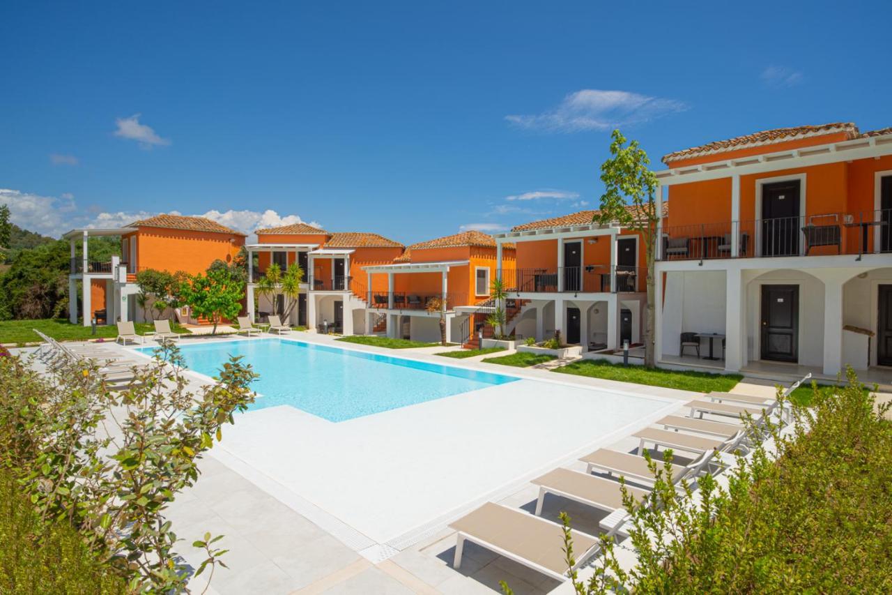 Felix Hotels - Galanias Hotel & Retreat Бари Сардо Екстериор снимка