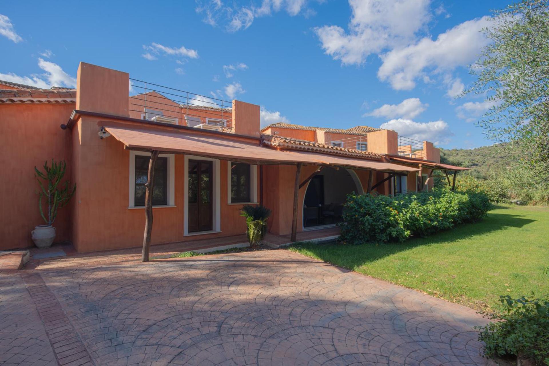 Felix Hotels - Galanias Hotel & Retreat Бари Сардо Екстериор снимка